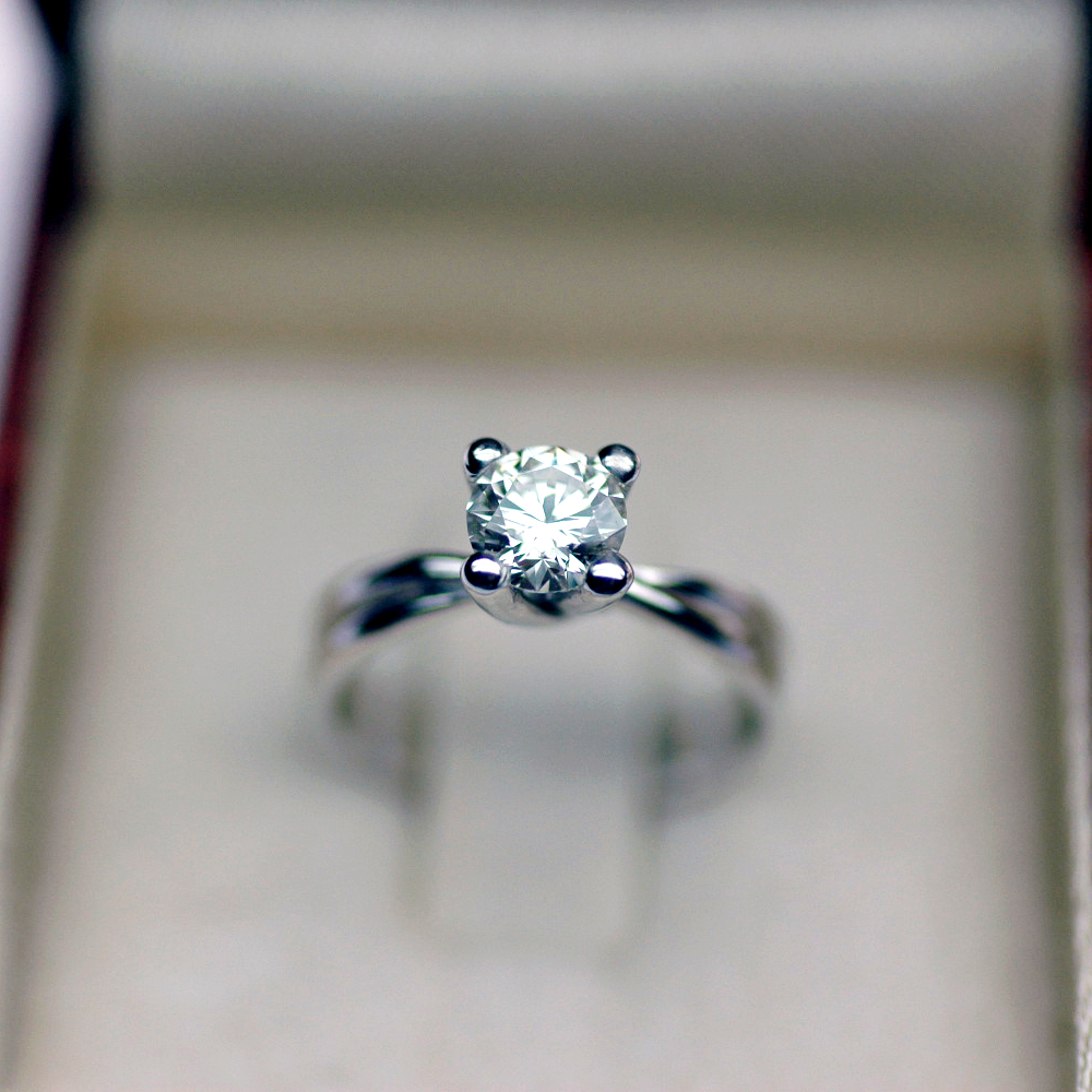anello-oro-bianco-diamante-0-50-carati-d-if-triplo-excellent-gia-vista-frontale