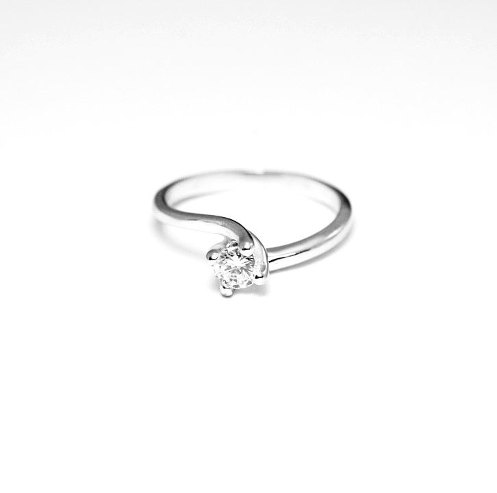 anello-solitario-valentino-0-16-carati-0-1
