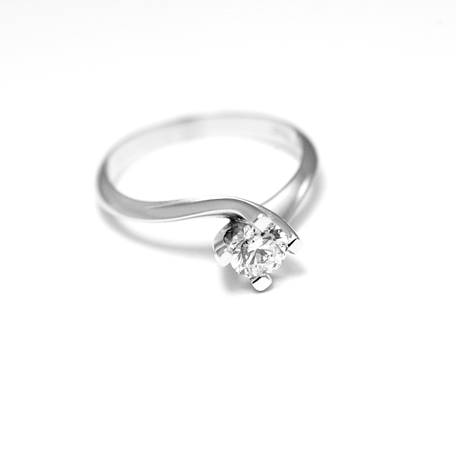anello-solitario-valentino-0-45-carati-f-vs1-14