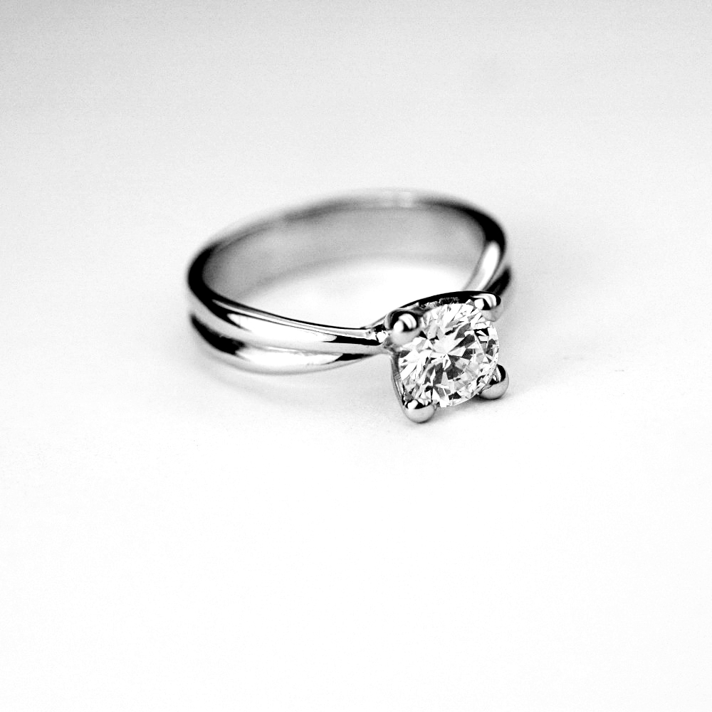 Anello-Proposta-Matrimonio-0-50-D-IF-vista-laterale