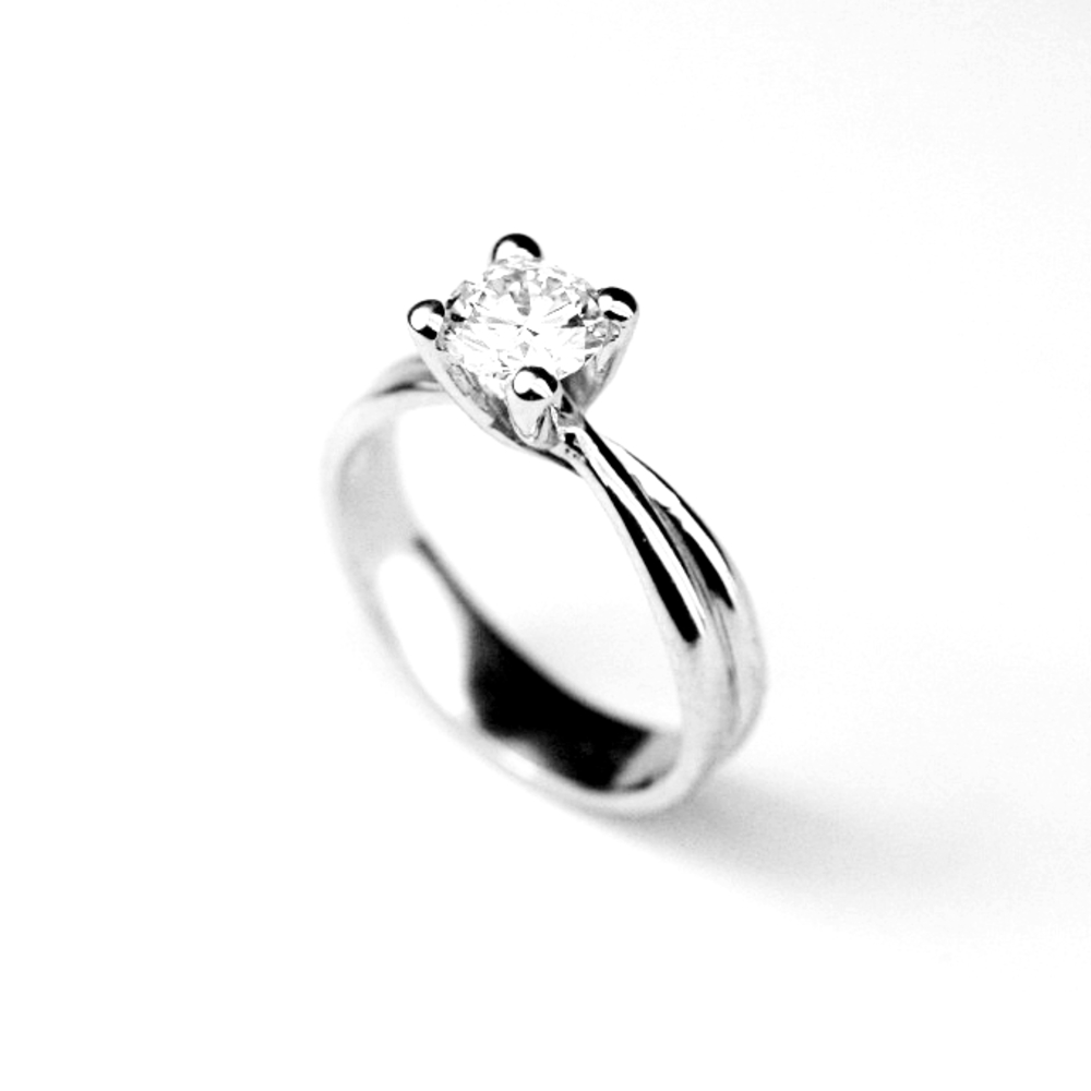 prospettiva-laterale-griffe-oro-bianco-solitario-1-ct