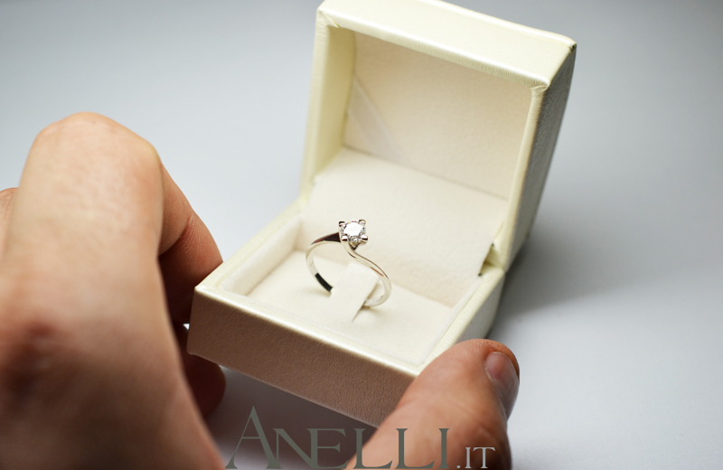 145 Valentino Diamante 0,38 carati D-VS1-4 145 Valentino Diamante 0,38 carati D-VS1-4
