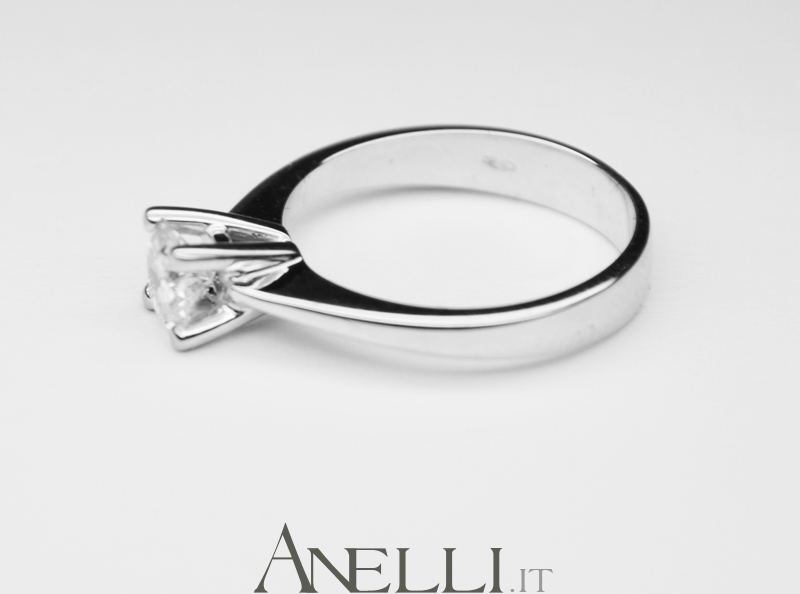 Anello Solitario 0,40 Carati E-VVS1-7 Anello Solitario 0,40 Carati E-VVS1-7