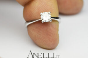 Anello Solitario 0,40 Carati E-VVS1-8