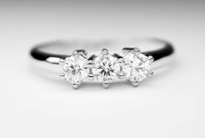 Anello Trilogy Classico 0,60 ct D-IF