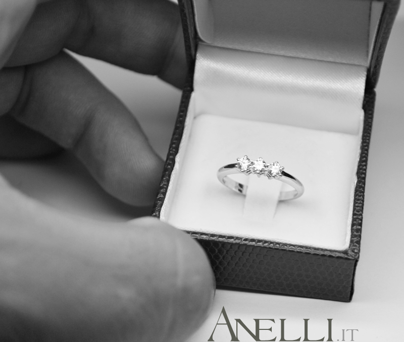 Anello Trilogy Diamanti 0,36 carati D-VVS1-4 Anello Trilogy Diamanti 0,36 carati D-VVS1-4