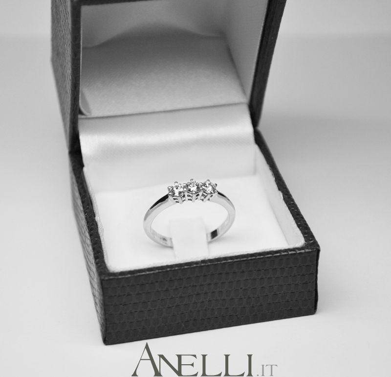 Anello Trilogy Diamanti 0,36 carati D-VVS1-5 Anello Trilogy Diamanti 0,36 carati D-VVS1-5
