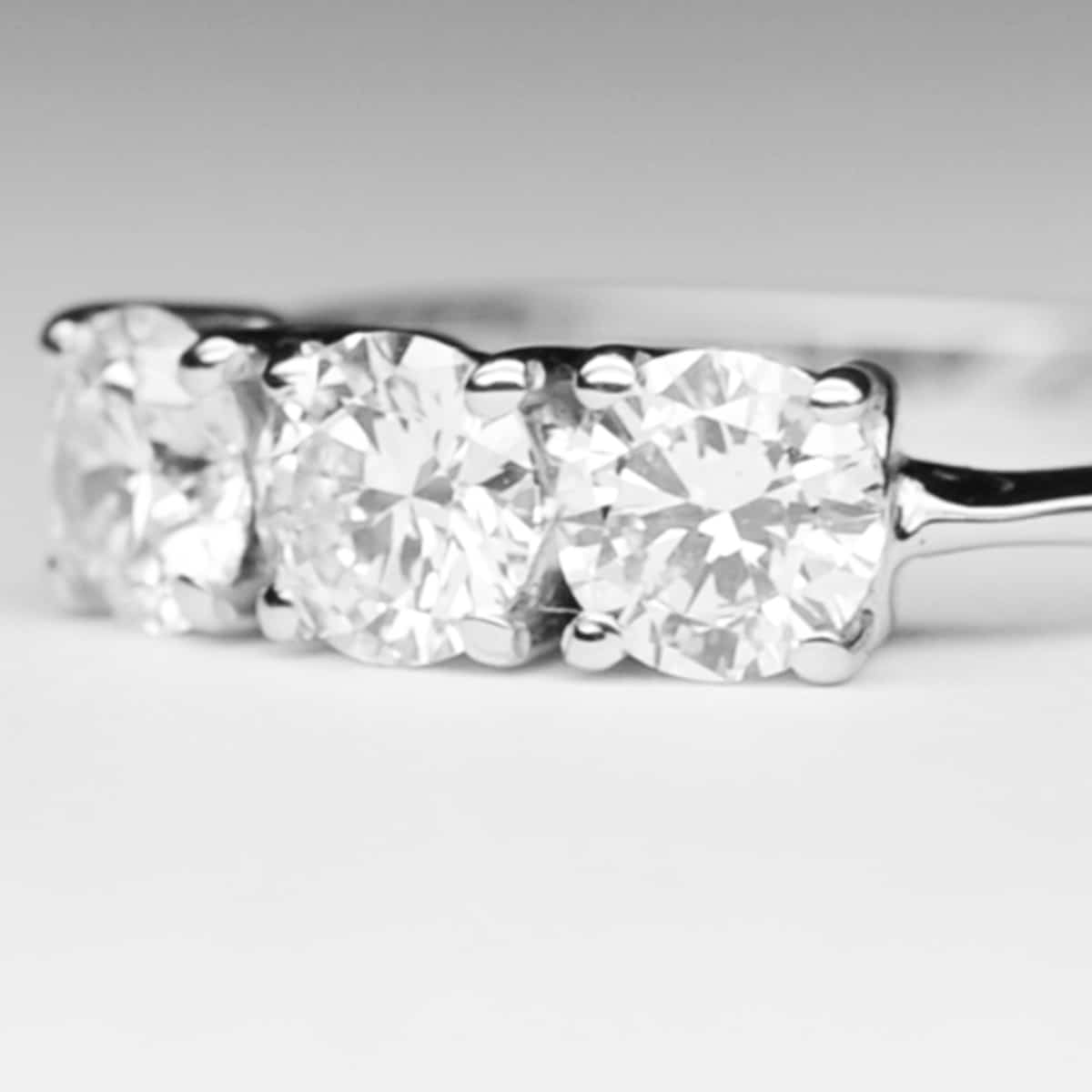 Anello Trilogy di 1 Carato E-VS1 GIA Anello Trilogy di 1 Carato E-VS1 GIA