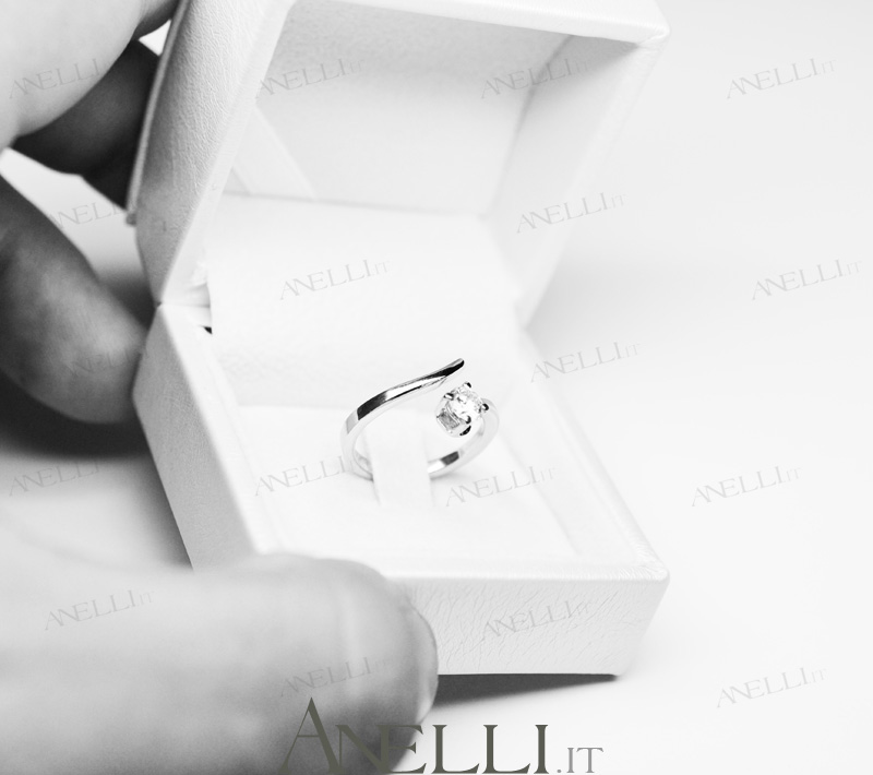 Anello-serpente-diamante-10 Anello-serpente-diamante-10