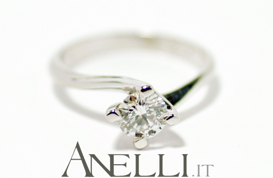 Anello-solitario-con-diamante-di-0-60-carati-F-VS1-1