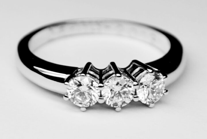 Anello trilogy 0,66 carati (F-VS1)