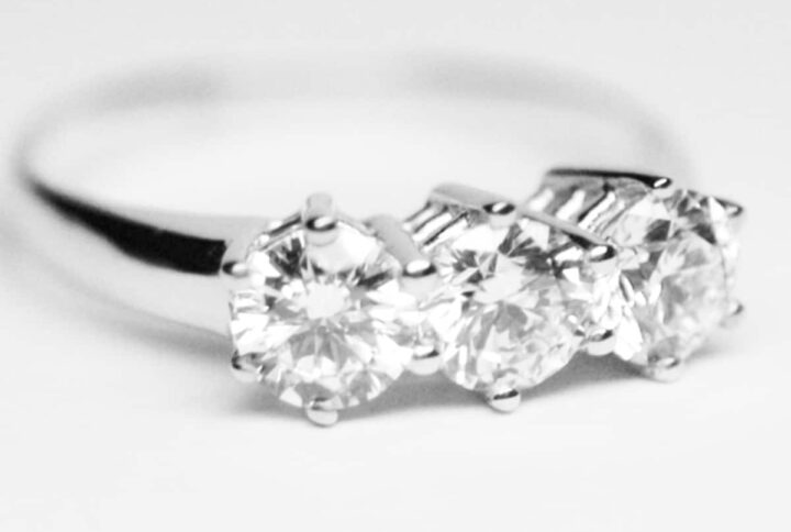 Anello trilogy 0,84 carati Diamanti colore F GIA