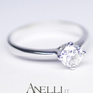 Diamante-solitario-bianco-1