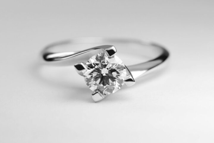 Solitario 0.50 Ct colore F purezza VVS1