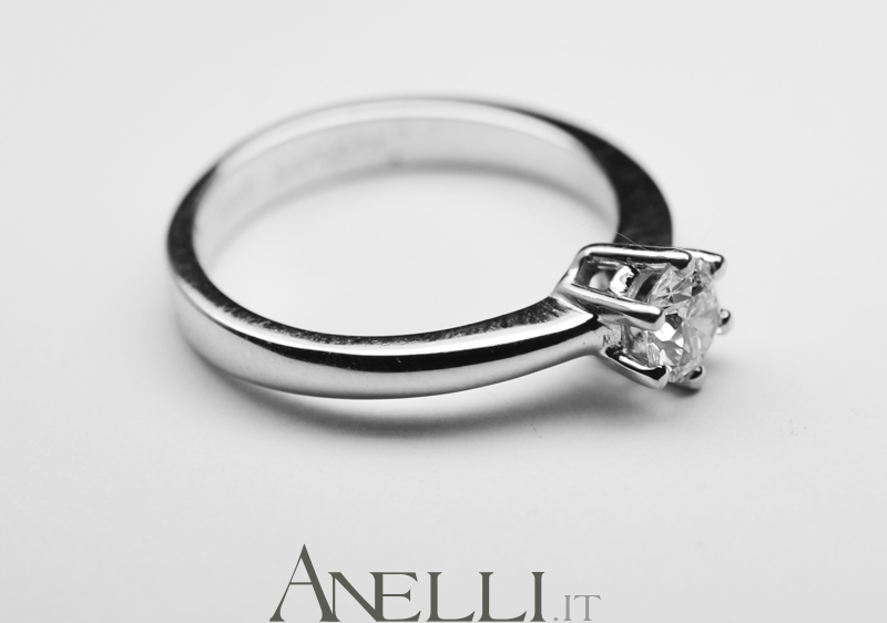 Solitario Classico con Diamante 0,38 ct colore D purezza VS1-7