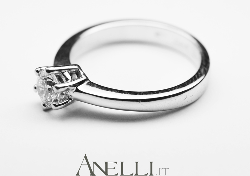 Solitario Classico con Diamante 0,38 ct colore D purezza VS1-8