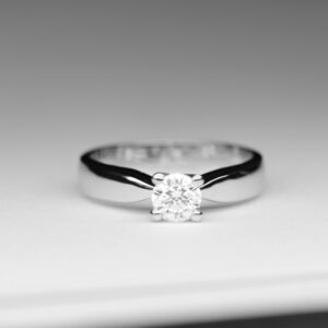 Solitario-Diamante-0.45-E-VS1-certificato-GIA-America