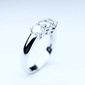 Trilogy Diamanti 0.75 carati colore E purezza VS1 GIA