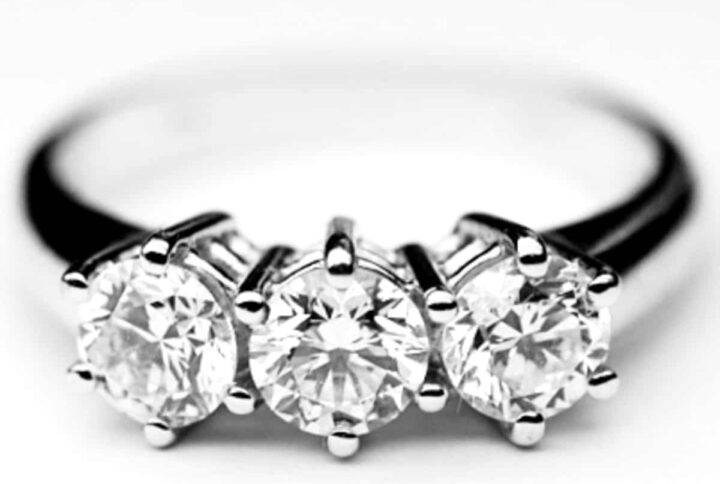 Trilogy da 1 carato con diamanti colore G purezza VS1 GIA