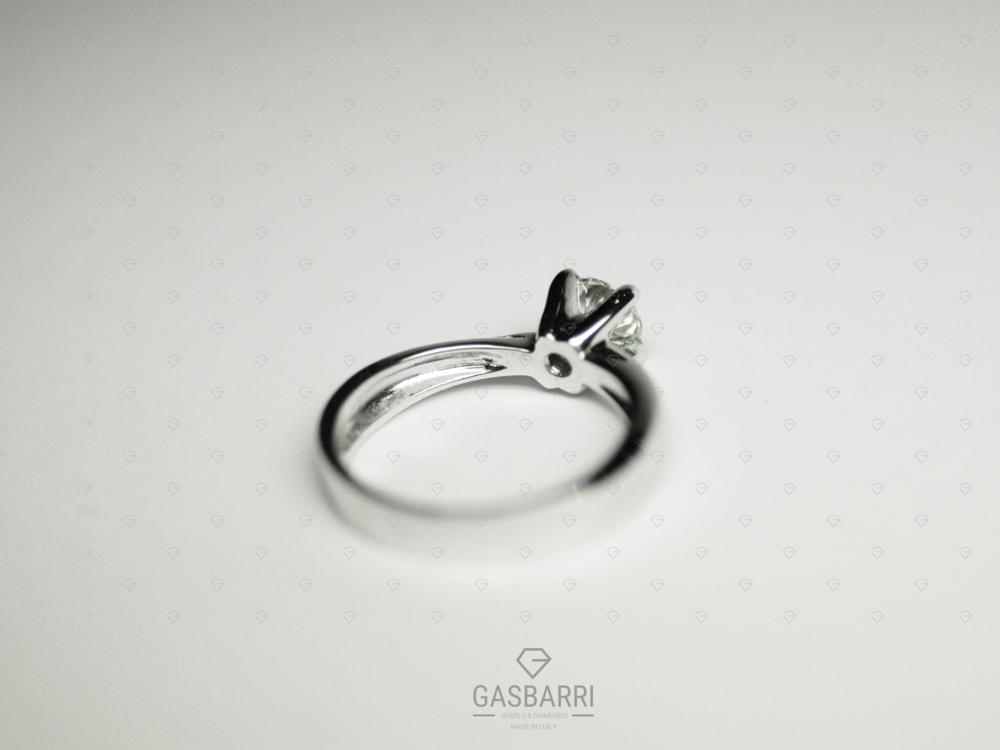 anello-0-48-carati-colore-d-purezza-if-5