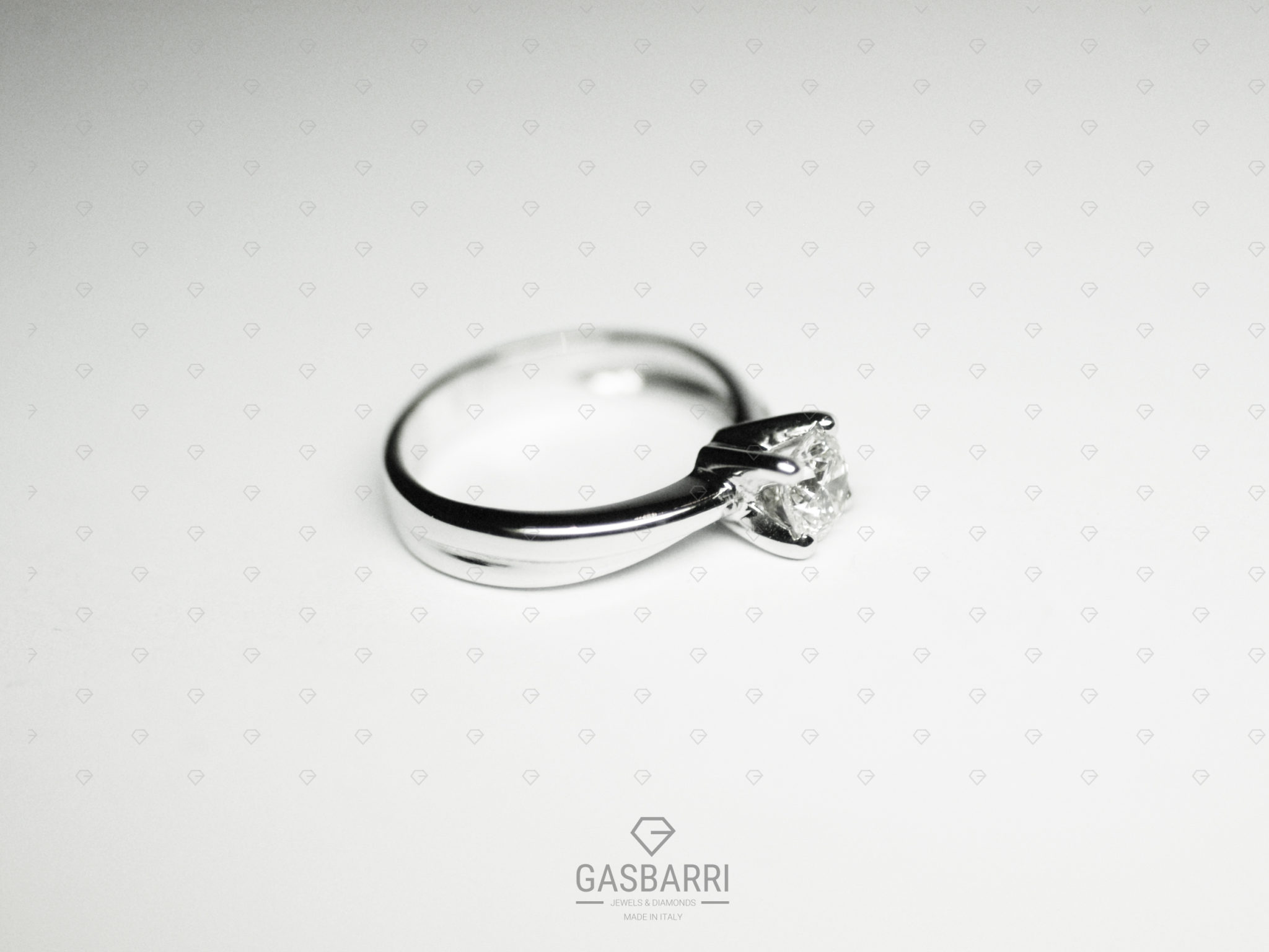 anello-0-48-carati-colore-d-purezza-if-6
