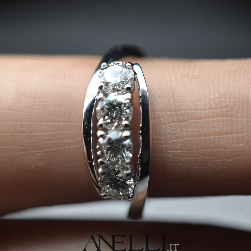 anello-con-4-diamanti-1-carato-d-vvs1-2 anello-con-4-diamanti-1-carato-d-vvs1-2