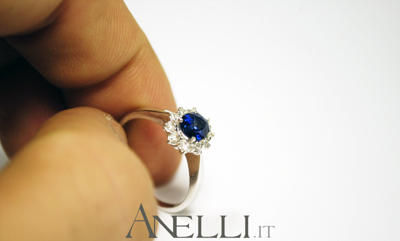 anello-con-zaffiro-naturale-e-diamanti-9_1 anello-con-zaffiro-naturale-e-diamanti-9_1