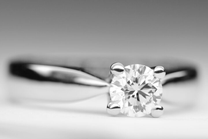anello-da-fidanzamento-con-diamante-0-45-ct-e-vs1-3