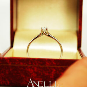 anello-solitario-0-10-carati-2