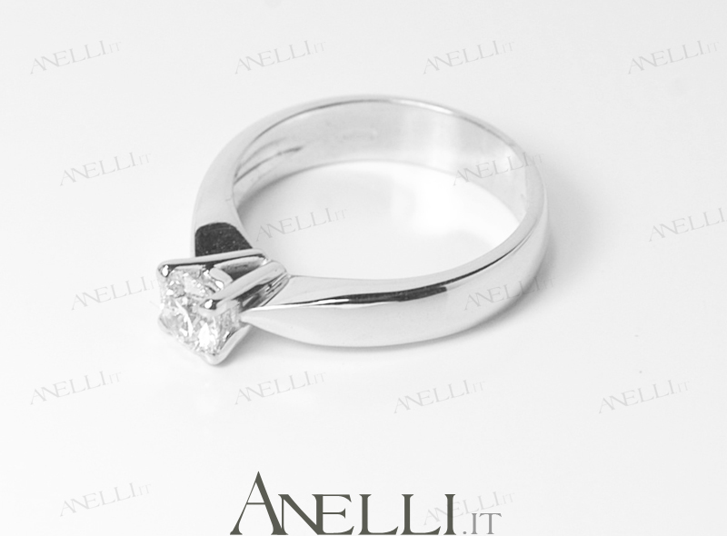 anello-solitario-0-40-carati-colore-e-purezza-if-1