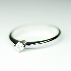 anello-solitario-classico-0-12-carati-10