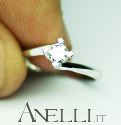 anello-solitario-con-diamante-0-35-carati-colore-f-purezza-vvs1-1 anello-solitario-con-diamante-0-35-carati-colore-f-purezza-vvs1-1