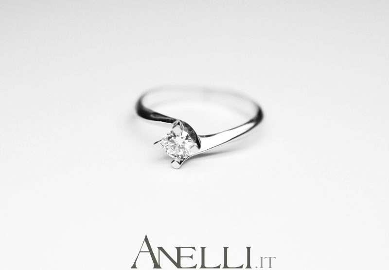 anello-solitario-con-diamante-0-35-carati-colore-f-purezza-vvs1-8 anello-solitario-con-diamante-0-35-carati-colore-f-purezza-vvs1-8