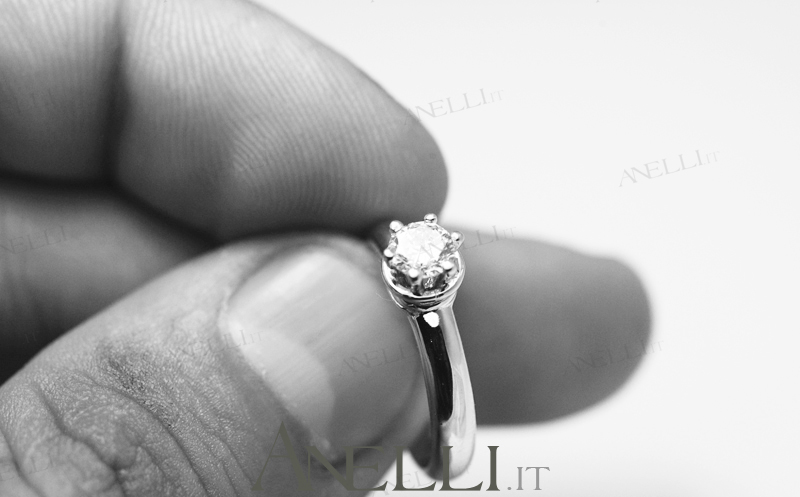 anello-solitario-con-diamante-di-0-32-f-vs1-1 anello-solitario-con-diamante-di-0-32-f-vs1-1