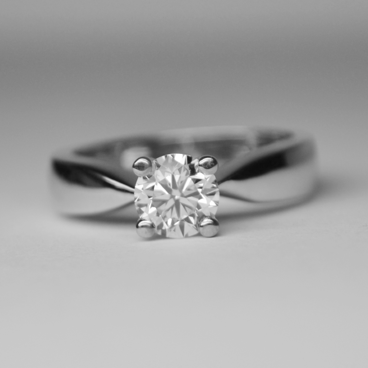 anello-solitario-di-mezzo-carato-g-vs1-4