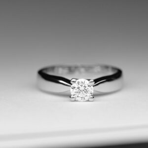 anello-solitario-di-mezzo-carato-h-vs2-1-scaled