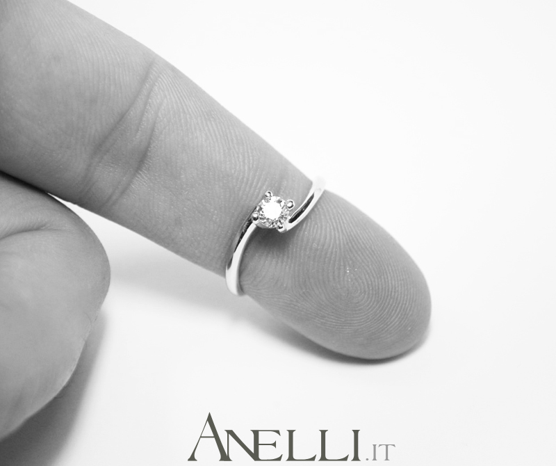 anello-solitario-valentino-0-16-carati-0001 anello-solitario-valentino-0-16-carati-0001