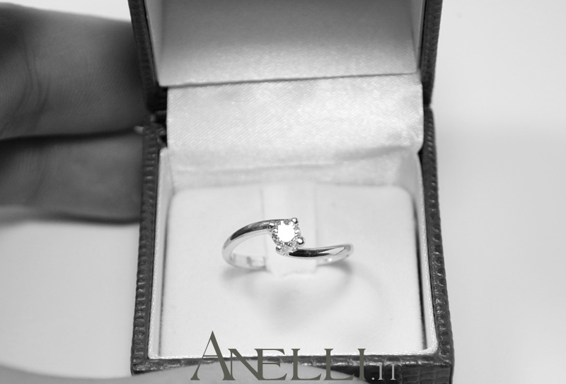anello-solitario-valentino-0-16-carati-10 anello-solitario-valentino-0-16-carati-10