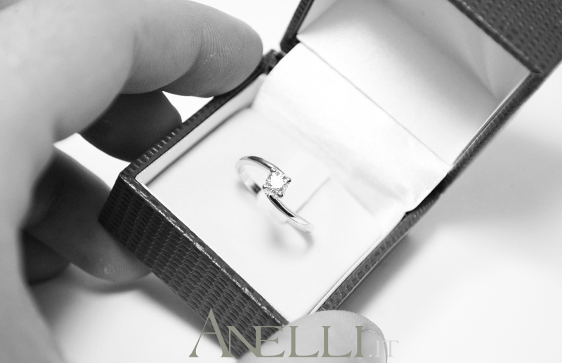 anello-solitario-valentino-0-16-carati-11 anello-solitario-valentino-0-16-carati-11