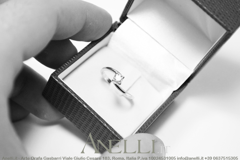 anello-solitario-valentino-0-16-carati-11 anello-solitario-valentino-0-16-carati-11
