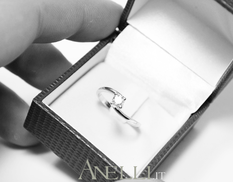 anello-solitario-valentino-0-16-carati-12 anello-solitario-valentino-0-16-carati-12