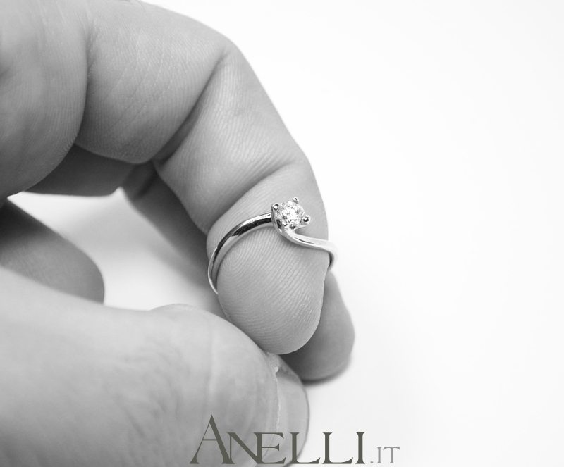 anello-solitario-valentino-0-16-carati-2 anello-solitario-valentino-0-16-carati-2
