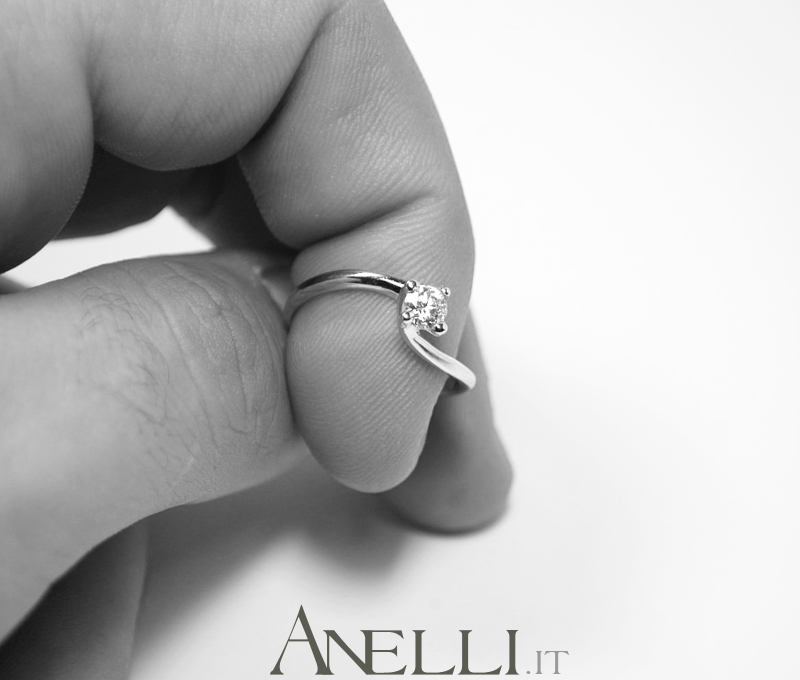 anello-solitario-valentino-0-16-carati-3 anello-solitario-valentino-0-16-carati-3