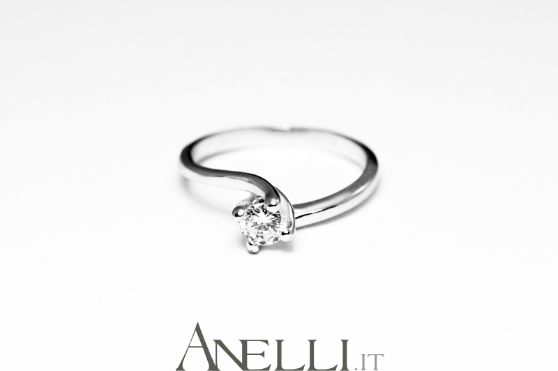 anello-solitario-valentino-0-20-carati-colore-d-purezza-vvs1-9_2 anello-solitario-valentino-0-20-carati-colore-d-purezza-vvs1-9_2