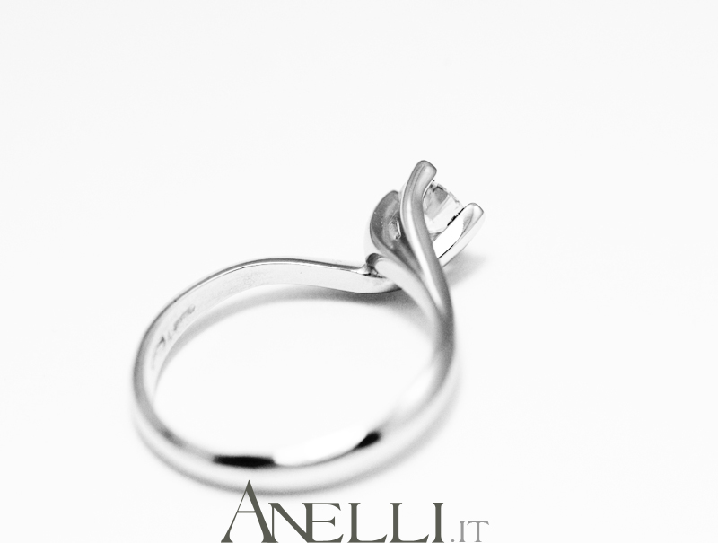 anello-solitario-valentino-0-45-carati-g-color-vs1-4 anello-solitario-valentino-0-45-carati-g-color-vs1-4