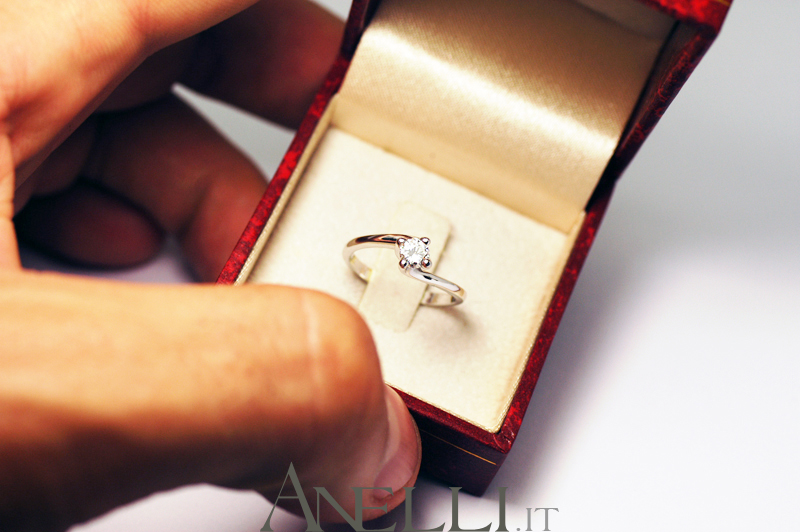 anello-solitario-valentino-020-g-vs1-1 anello-solitario-valentino-020-g-vs1-1