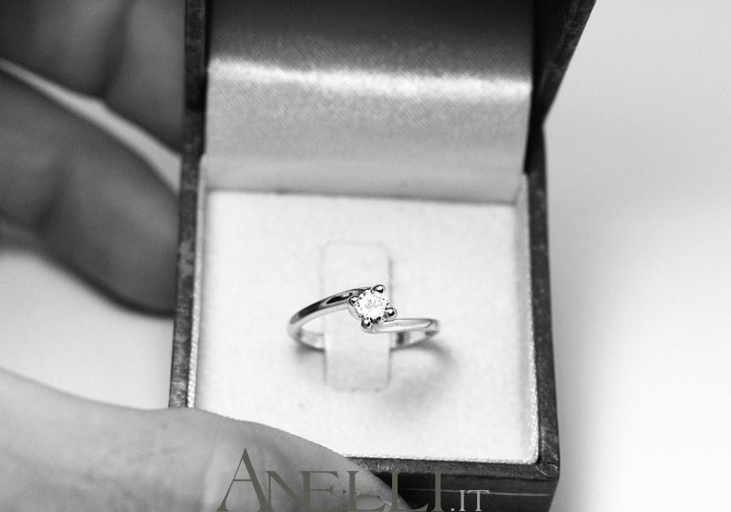 anello-solitario-valentino-020-g-vs1-11 anello-solitario-valentino-020-g-vs1-11