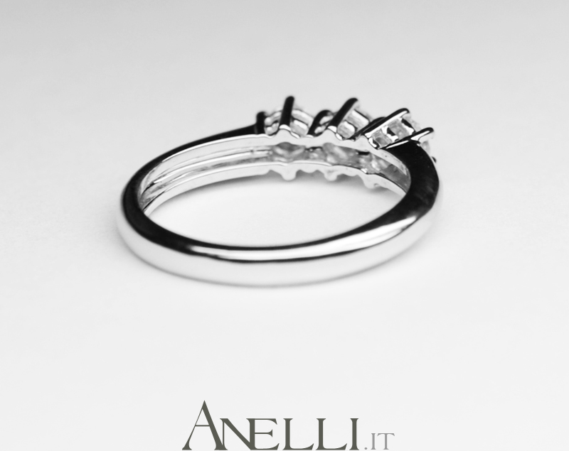 anello-trilogy-0-75-carati-colore-d-purezza-vs1-4