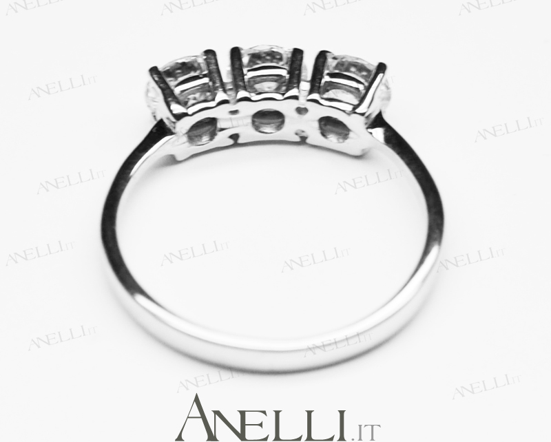 anello-trilogy-1-carato-f-vs1-2 anello-trilogy-1-carato-f-vs1-2
