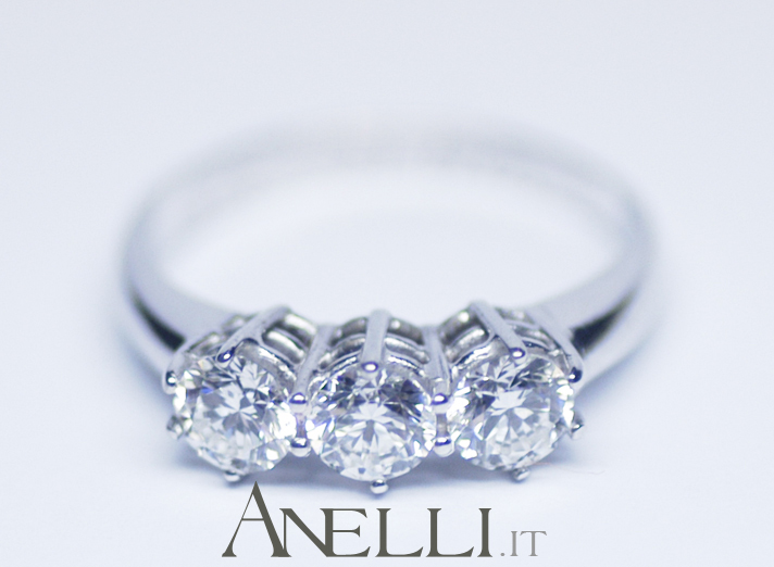 anello-trilogy-classico-0-75-carati-f-vs1-2 anello-trilogy-classico-0-75-carati-f-vs1-2
